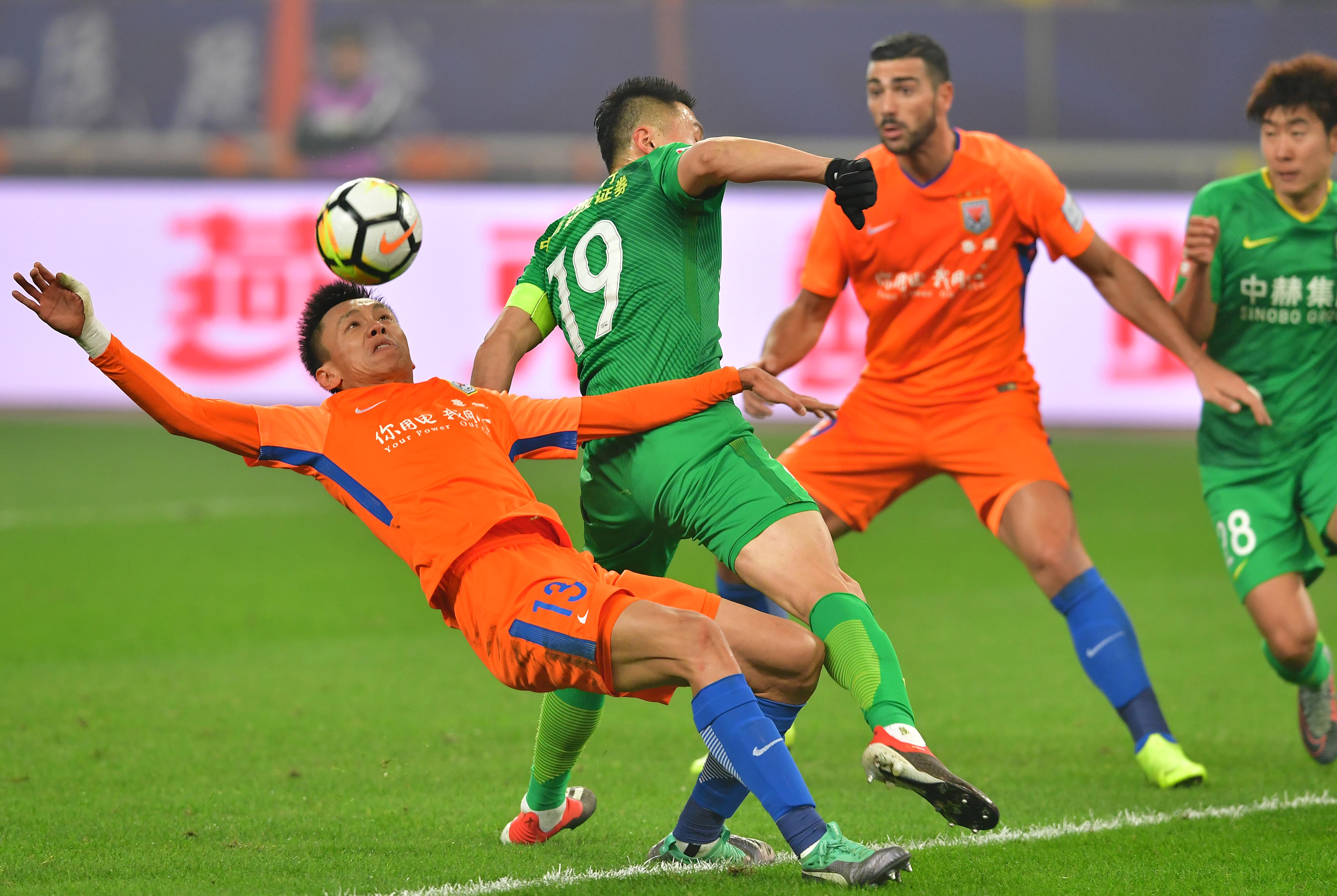 山东泰山迎击北京中赫国安，战况惊心动魄！