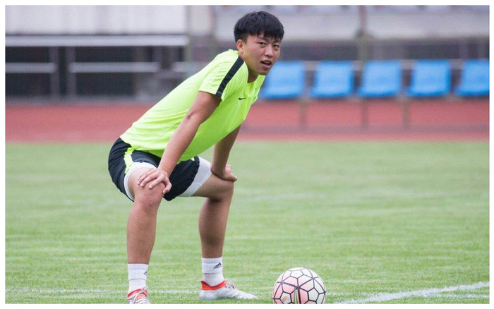 开云体育-高潮迭起的较量，球员拼尽全力争夺前程