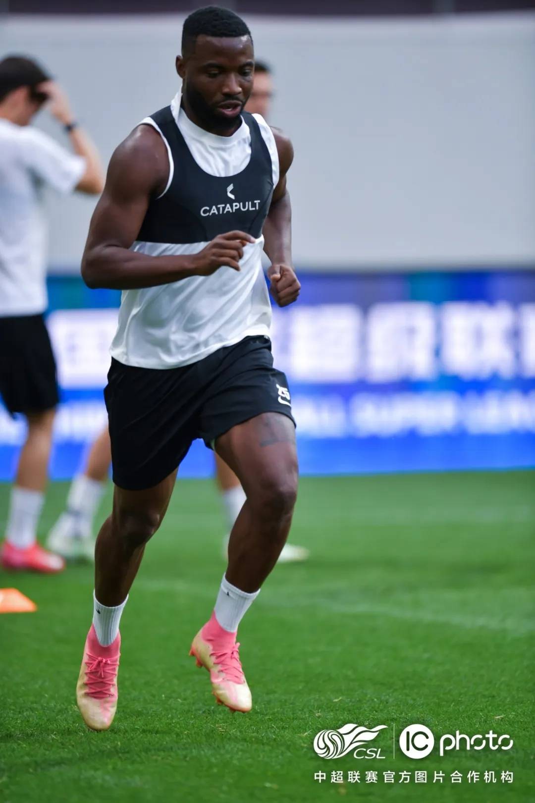 关于战队备战关键比赛，主教练提出严苛要求的信息